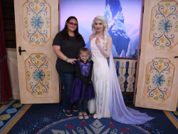 photos/2020/03/Epcot - Bethany and Jennifer with Queen Elsa 2020-03-07 001.jpg