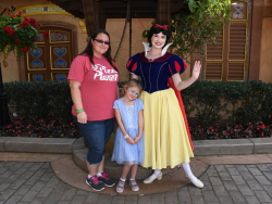 photos/2020/03/Epcot - Bethany and Jennifer with Snow White 2020-03-13 001.jpg