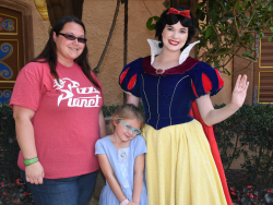 photos/2020/03/Epcot - Bethany and Jennifer with Snow White 2020-03-13 002.jpg