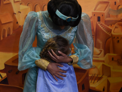 photos/2020/03/Epcot - Bethany and Jett with Princess Jasmine 2020-03-18 028.jpg