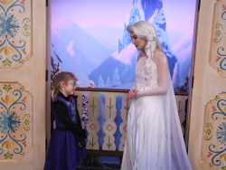 photos/2020/03/Epcot - Bethany with Queen Elsa 2020-03-07 002.jpg