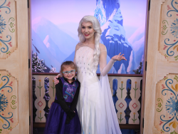 photos/2020/03/Epcot - Bethany with Queen Elsa 2020-03-07 008.jpg