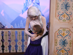 photos/2020/03/Epcot - Bethany with Queen Elsa 2020-03-07 010.jpg